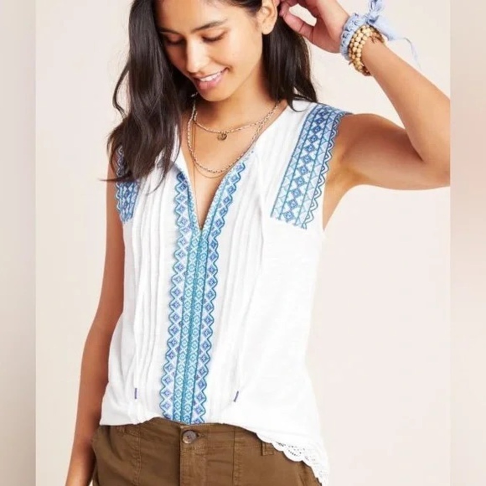 By Anthropologie Sigrid Sleeveless White Cotton Top w Blue Embroidery Size XS